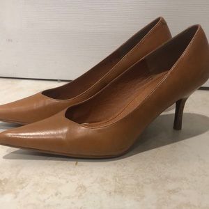Cognac color, pointy toe, Steve Madden pumps